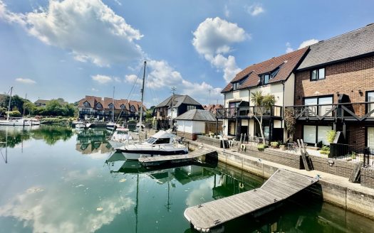 Endeavour Way, Hythe Marina Village