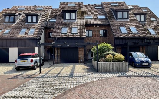 Astra Court, Hythe Marina Village