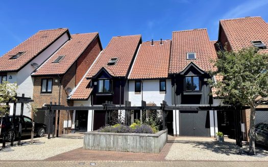 Endeavour Way, Hythe