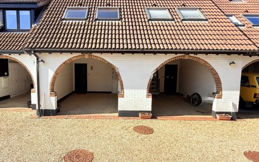 Endeavour Way, Hythe