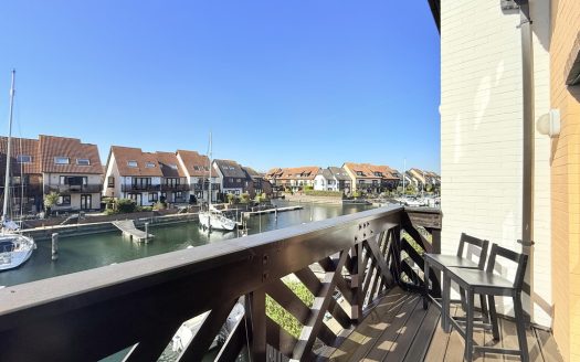 Endeavour Way, Hythe Marina Village