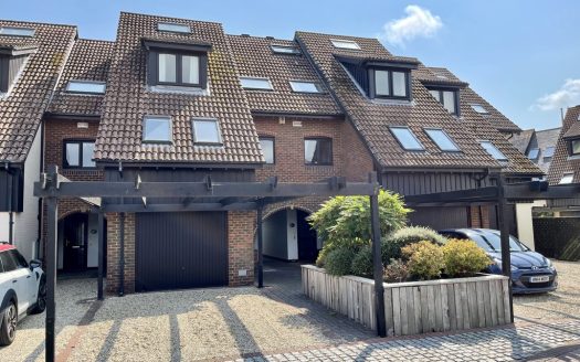 Astra Court, Hythe