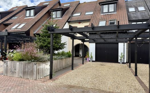 Astra Court, Hythe