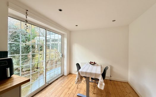 Rosebery Avenue, Hythe