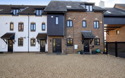 Endeavour Way, Hythe Marina Village