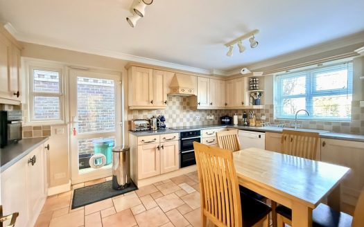Lawnswood Close, Dibden Purlieu