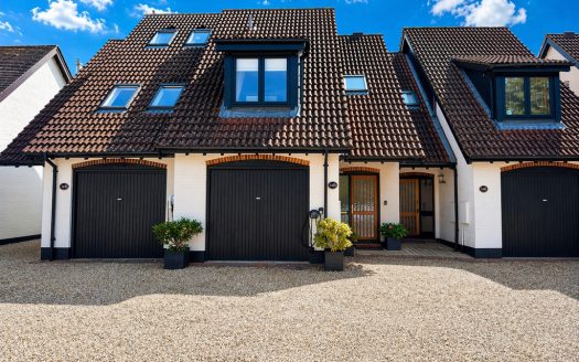Endeavour Way, Hythe