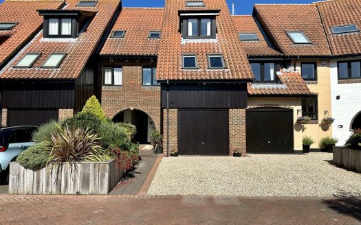 White Heather Court, Hythe
