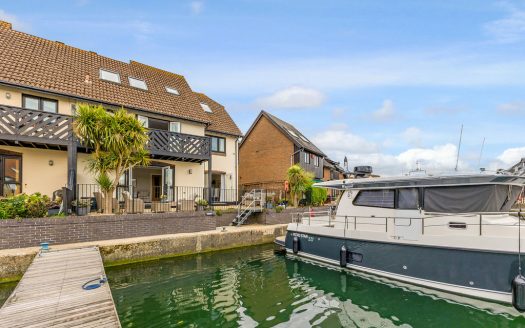 Velsheda Court, Hythe Marine Village