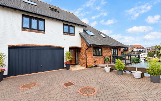 Endeavour Way, Hythe Marina Village